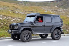 2022_mercedes_g_class_4x4_squared_stalked_in_california_traffic_09
