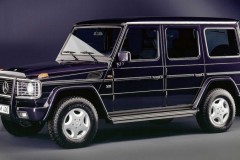 30_year_old_mercedes_g_class_v8_still_looks_boxy_fresh