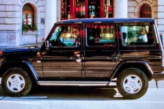 30_year_old_mercedes_g_class_v8_still_looks_boxy_fresh_05