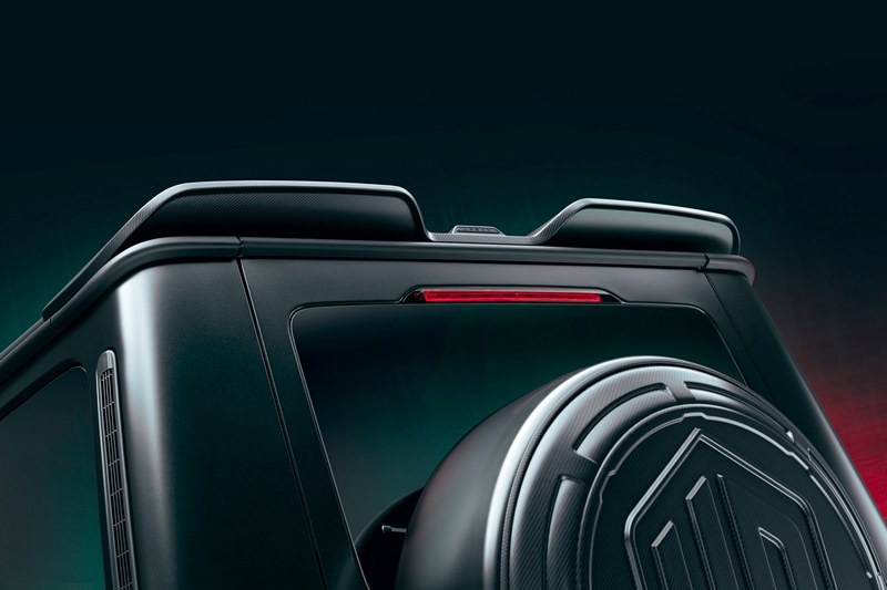 urban_automotive_widetrack_a_carbon_clad_makeover_for_the_mercedes_g_wagon_03