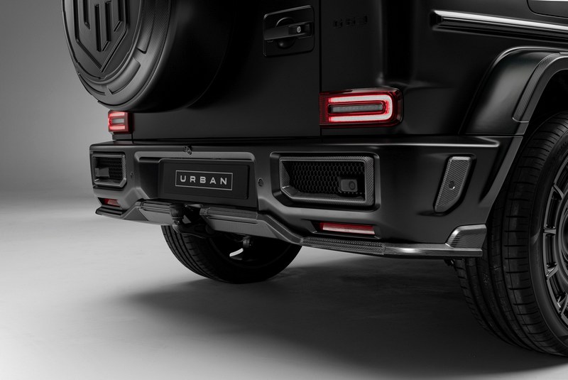 urban_automotive_widetrack_a_carbon_clad_makeover_for_the_mercedes_g_wagon_14