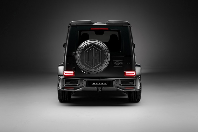 urban_automotive_widetrack_a_carbon_clad_makeover_for_the_mercedes_g_wagon_15