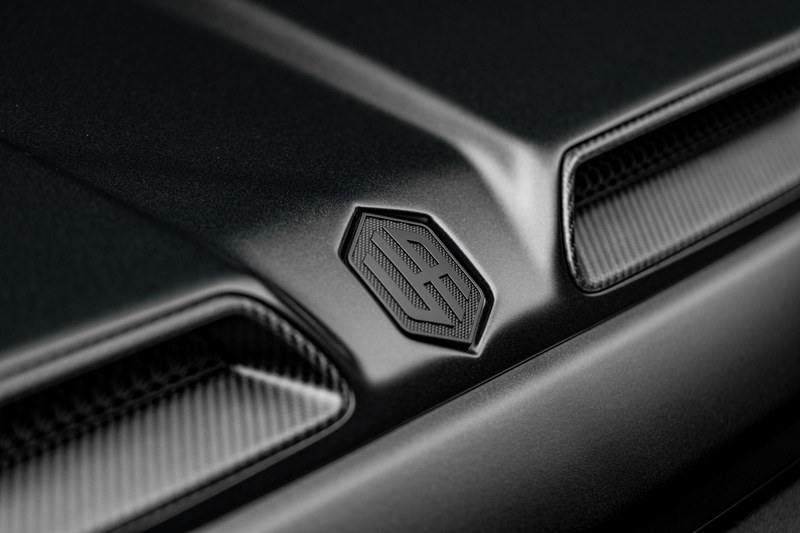 urban_automotive_widetrack_a_carbon_clad_makeover_for_the_mercedes_g_wagon_19